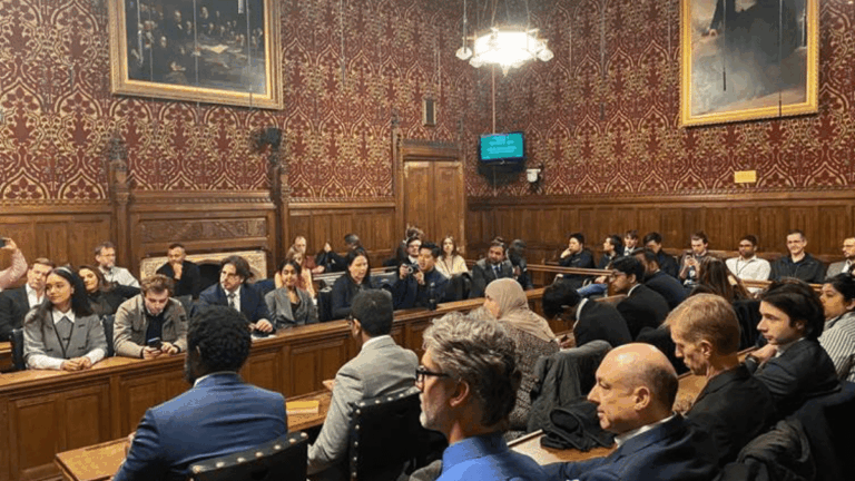 Fintech leaders urge stricter AI regulation