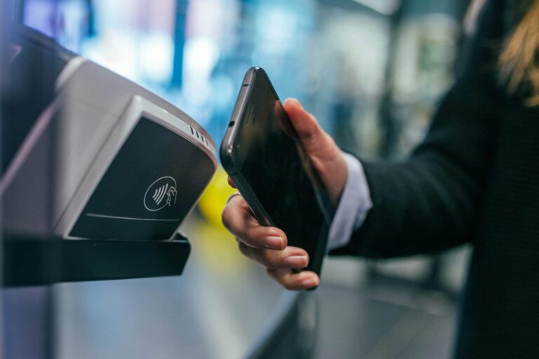 Taulia and Lloyds launch Visa-enabled virtual cards
